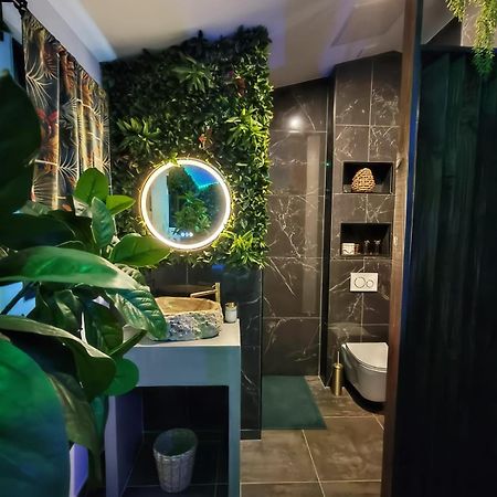 La Jungle Room روجناك المظهر الخارجي الصورة
